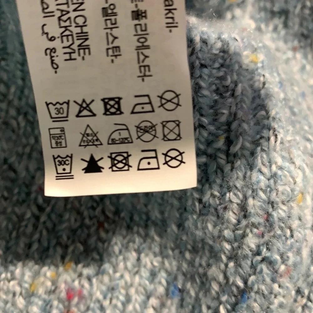 NWOT. Zara Girls Blue Knit Bag with Front Pocket.